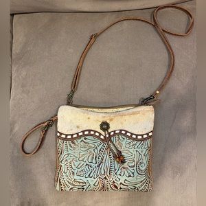 Blue Isle Crossbody Leather Purse
MYRA BAG Cow Hide and leather